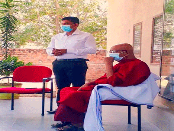 Bed donation from Wanathavilluwa DS DS for patients suffering from Covid-19 epidemic