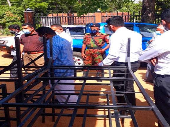 Bed donation from Wanathavilluwa DS DS for patients suffering from Covid-19 epidemic