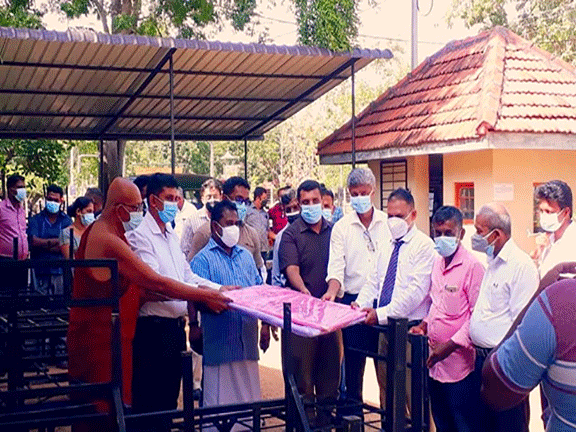 Bed donation from Wanathavilluwa DS DS for patients suffering from Covid-19 epidemic